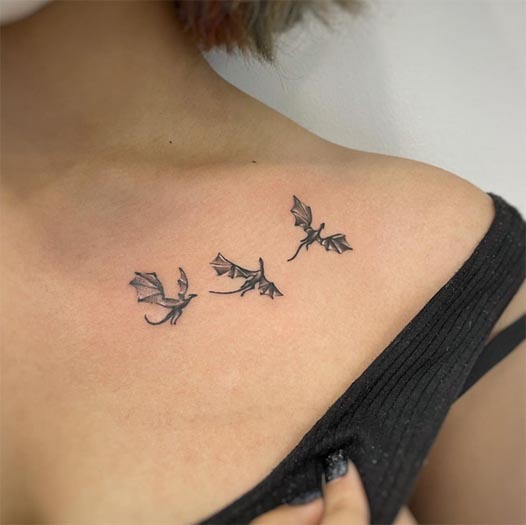 3 small dragon tattoo design girl outer collarbone