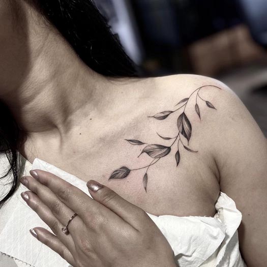 leaves pattern tattoo design female collarbone