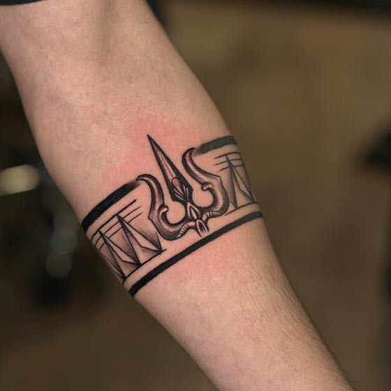 trishul armband good tattoo design male upper forearm