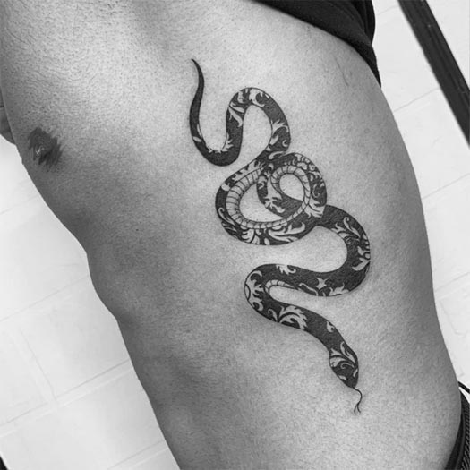 snake-tattoo-design-blackwork-male-vertical-ribcage