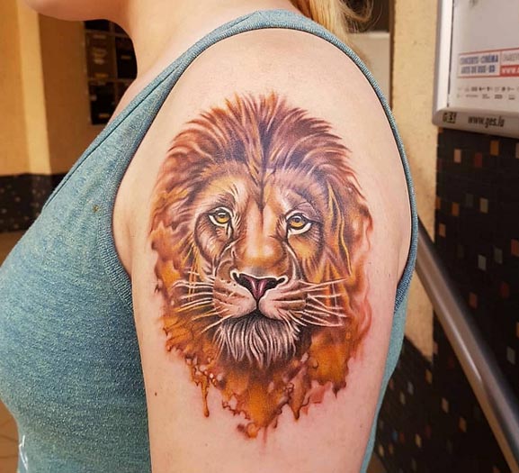 lion head watercolor tattoo design woman shoulder arm